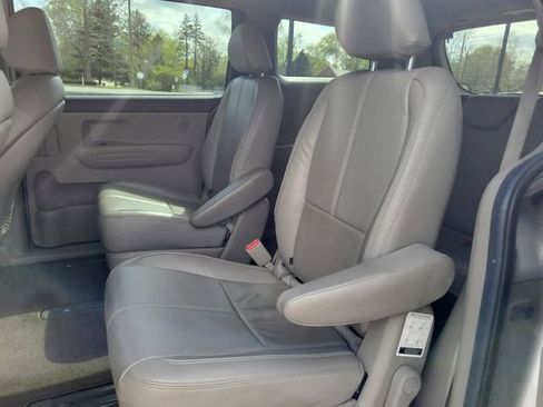 Used 2020 Kia Sedona L image 13