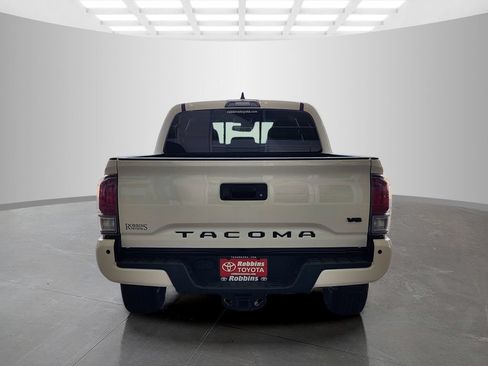 Used 2021 Toyota Tacoma TRD Off-Road w/ Technology Package AWD/4WD image 6