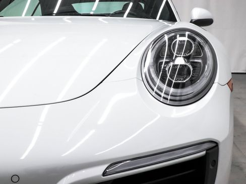 Used 2019 Porsche 911 Carrera image 40