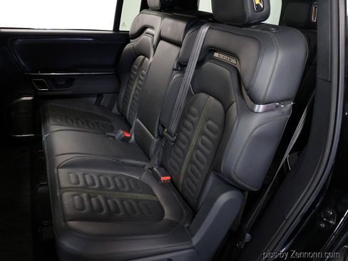 Used 2023 Rivian R1S Launch Edition image 13