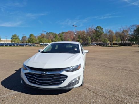 Certified 2024 Chevrolet Malibu LT image 3