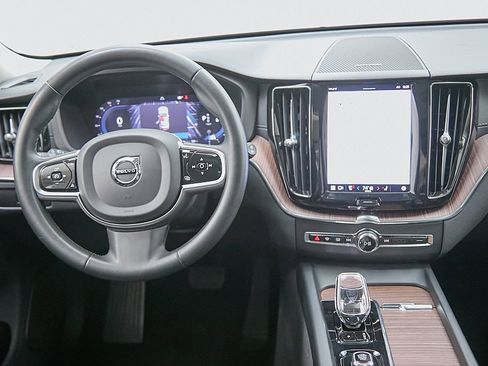 Used 2023 Volvo XC60 B6 Ultimate w/ Protection Package Premier image 24