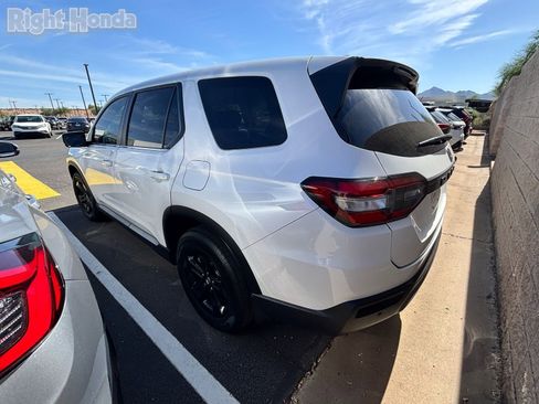 Used 2023 Honda Pilot EX-L image 3