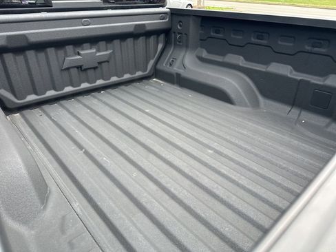 Used 2024 Chevrolet Colorado LT w/ LT Convenience Package II image 9