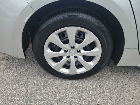 Used 2024 Toyota Corolla LE image 7