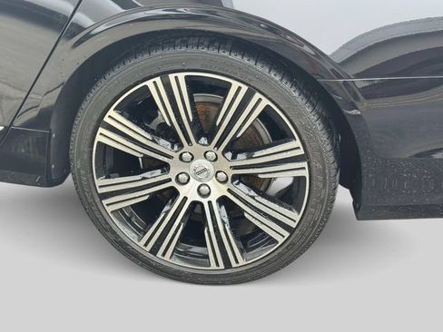 Used 2022 Volvo S90 B6 Inscription w/ Advanced Package AWD/4WD image 9