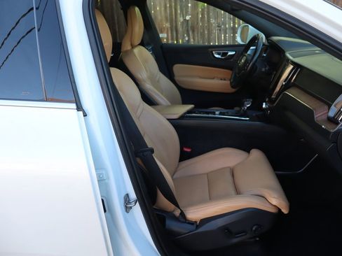 Used 2019 Volvo XC60 T5 Inscription w/ Protection Package AWD/4WD image 22