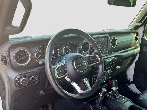 Used 2021 Jeep Wrangler Unlimited Sahara image 9