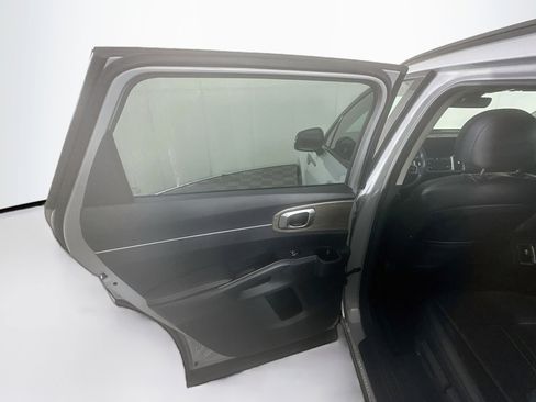 Used 2023 Kia Sorento EX w/ Panoramic Sunroof Package FWD image 25