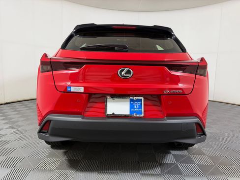 Used 2024 Lexus UX 250h FWD w/ Premium Package image 9