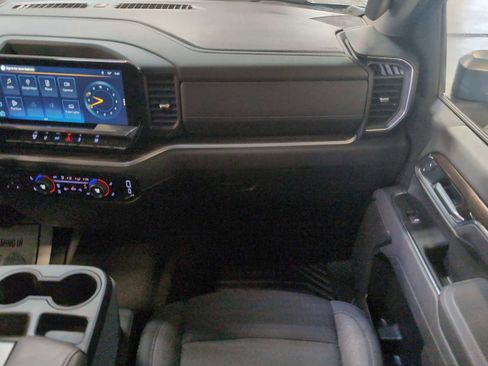 Used 2025 Chevrolet Silverado 2500 LT w/ Convenience Package image 28