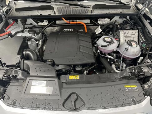 Used 2024 Audi Q5 e Premium Plus w/ Premium Plus Package image 40