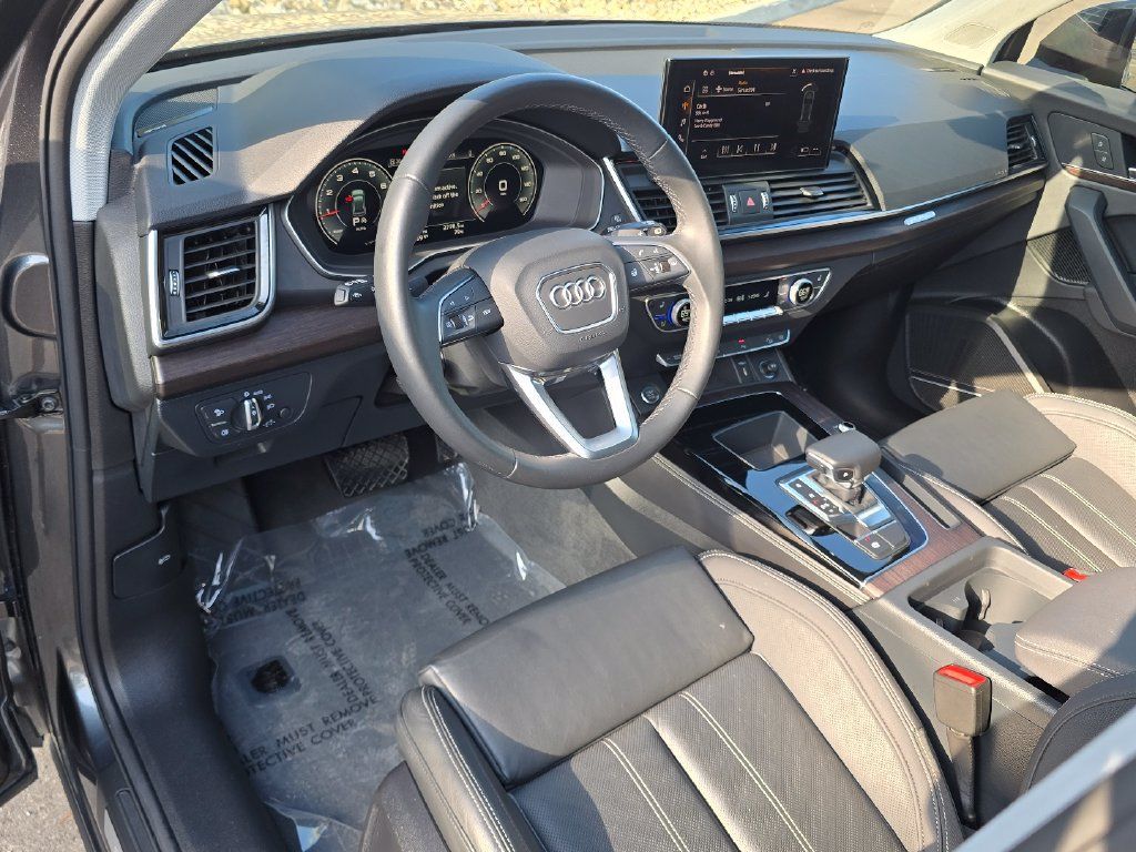 Certified 2023 Audi Q5 2.0T Premium Plus w/ Premium Plus Package AWD/4WD image 19