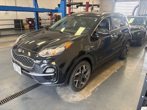 Used 2020 Kia Sportage EX AWD/4WD image 2