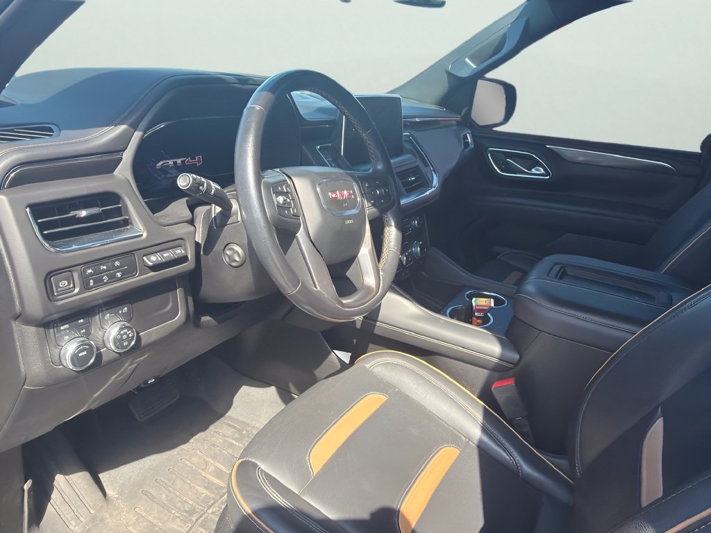 Used 2023 GMC Yukon AT4 w/ Technology Package AWD/4WD image 3