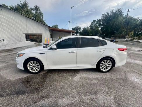 Used 2018 Kia Optima LX w/ 17" Alloy Wheels Package FWD image 6