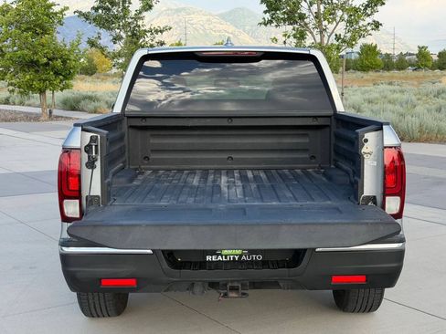 Used 2017 Honda Ridgeline RTL-T image 9