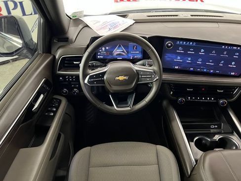 Used 2025 Chevrolet Tahoe LS RWD image 14