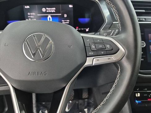 Used 2022 Volkswagen Tiguan SE FWD image 30