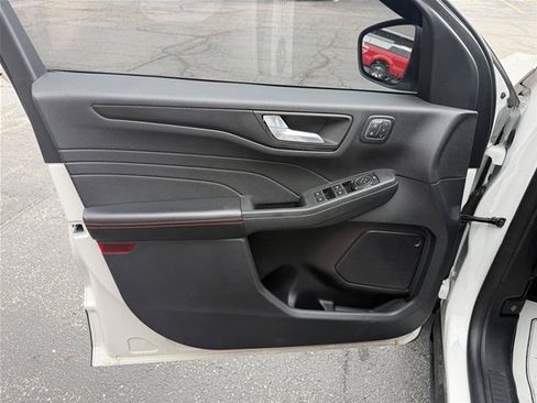 Certified 2022 Ford Escape SEL w/ SEL Stealth AWD Package image 25