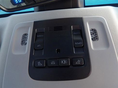 Used 2018 Toyota Camry SE image 23