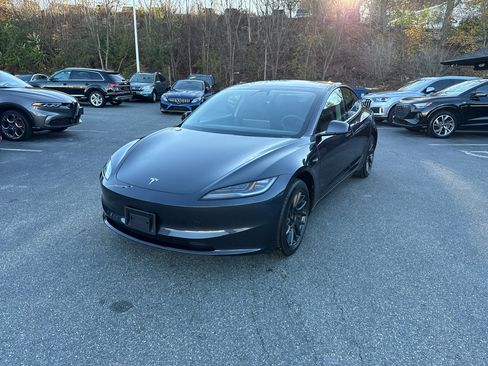 Used 2025 Tesla Model 3 Long Range image 2