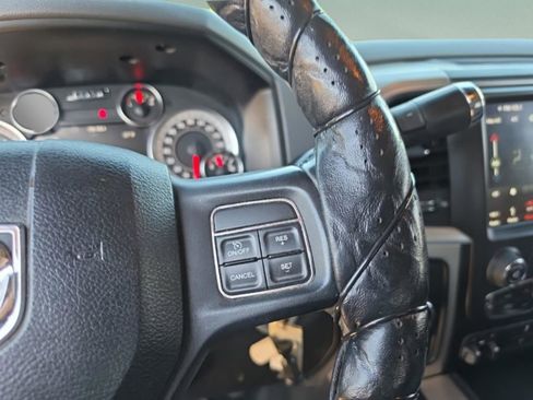 Used 2018 RAM 2500 SLT w/ Luxury Group AWD/4WD image 16