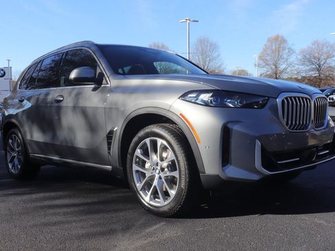 New 2026 BMW X5 xDrive40i w/ Premium Package image 9