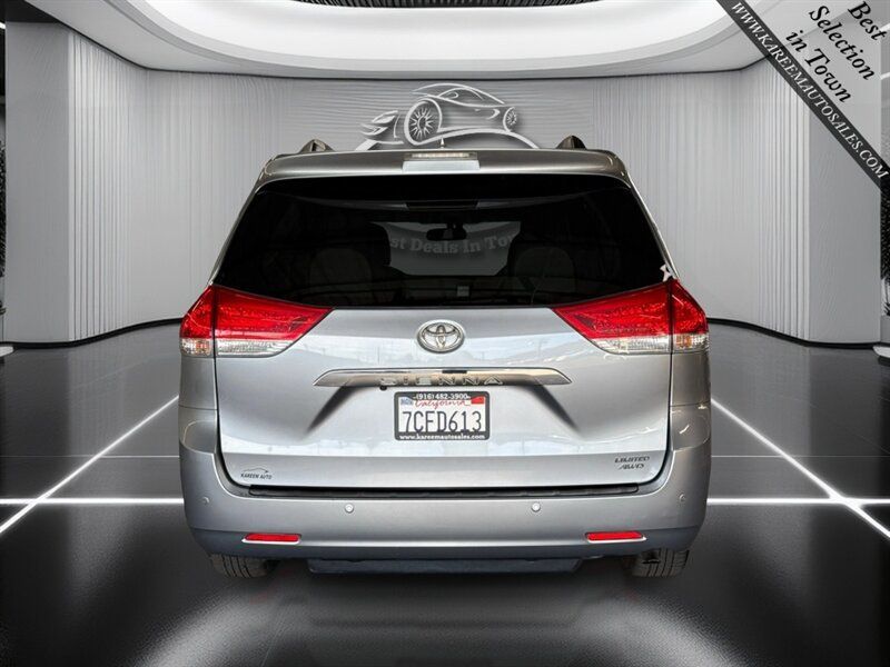 Used 2013 Toyota Sienna Limited w/ Premium Pkg AWD/4WD image 6