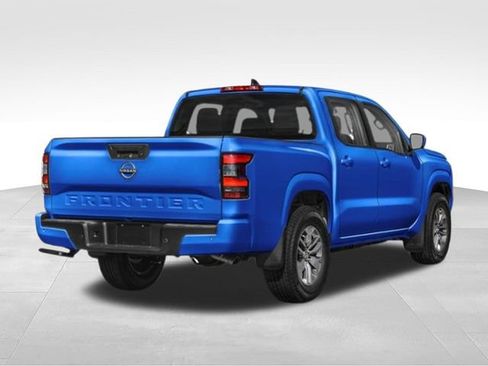 Used 2025 Nissan Frontier SV w/ SV Convenience Package RWD image 2