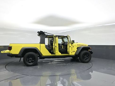 Used 2023 Jeep Gladiator Mojave AWD/4WD image 71