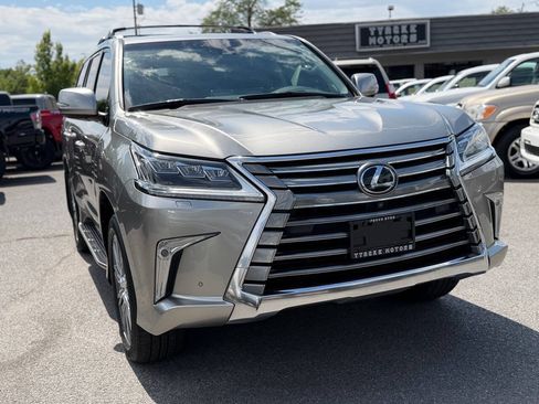 Used 2017 Lexus LX 570 4WD w/ Luxury Package image 5