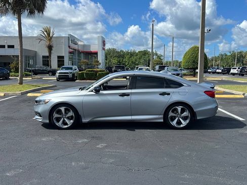 Used 2018 Honda Accord Touring image 2