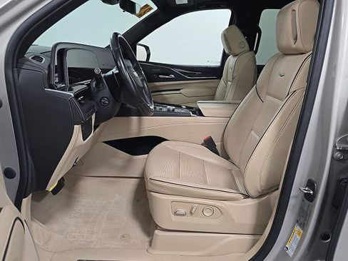 Used 2023 Cadillac Escalade Premium Luxury AWD/4WD image 17