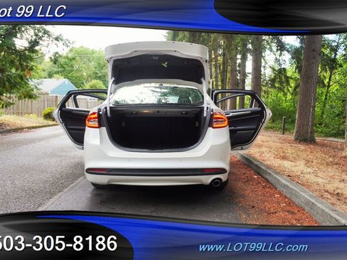 Used 2017 Ford Fusion SE w/ Fusion SE Technology Package FWD image 29