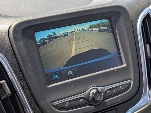 Used 2018 Chevrolet Equinox LS AWD/4WD image 18