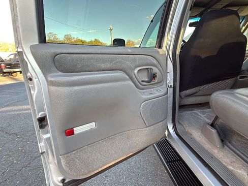 Used 1997 GMC Suburban 2500 w/ Marketing Opt Pkg 3 AWD/4WD image 11