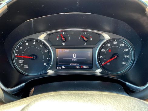 Used 2020 Chevrolet Equinox LT AWD/4WD image 24