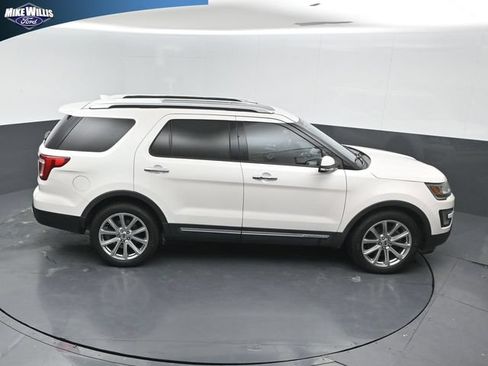 Used 2017 Ford Explorer Limited FWD image 16