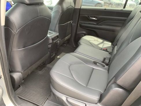 Used 2024 Toyota Grand Highlander AWD image 14