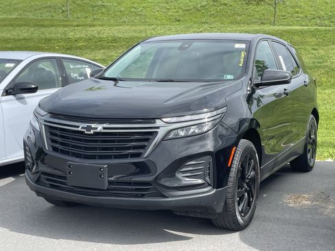Used 2024 Chevrolet Equinox LS w/ LS Convenience Package AWD/4WD image 2