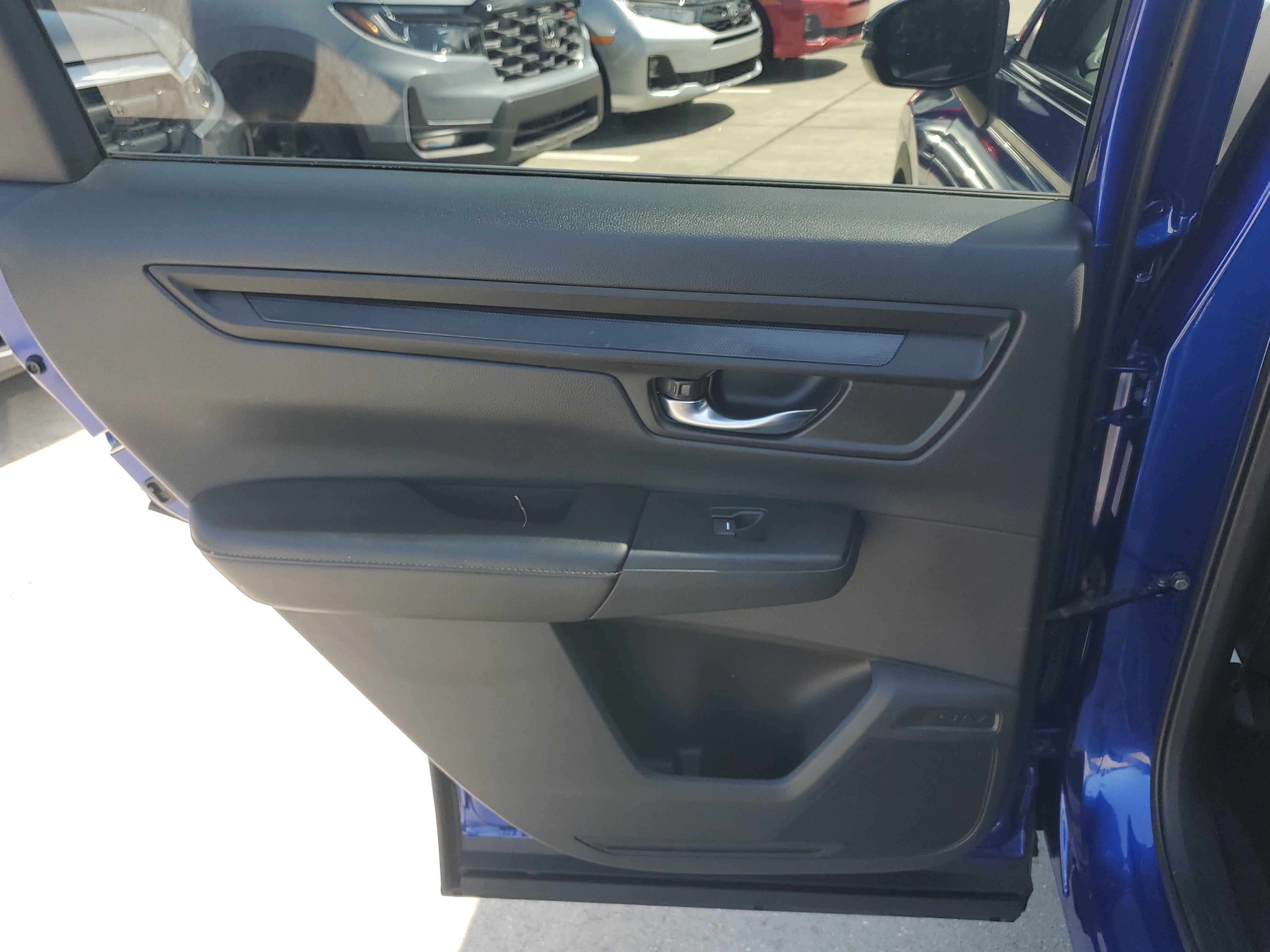Used 2025 Honda CR-V EX image 13