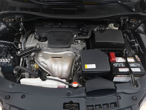 Used 2016 Toyota Camry LE image 29