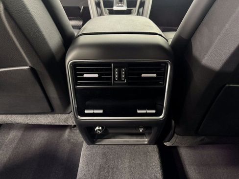 Used 2023 Porsche Cayenne Coupe image 26