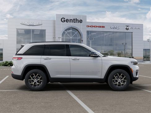 New 2025 Jeep Grand Cherokee Limited image 12