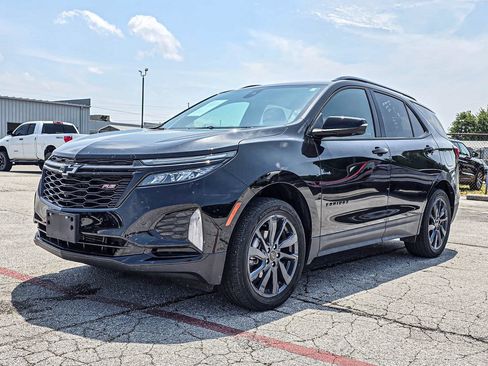 Used 2024 Chevrolet Equinox RS AWD/4WD image 3