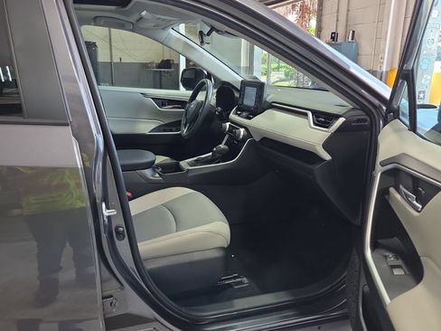 Used 2021 Toyota RAV4 XLE Premium AWD/4WD image 3