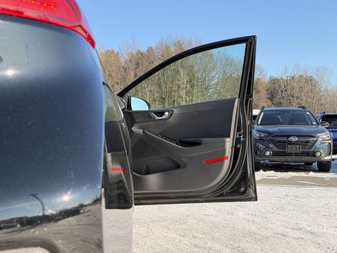 Used 2018 Hyundai Ioniq SEL image 38