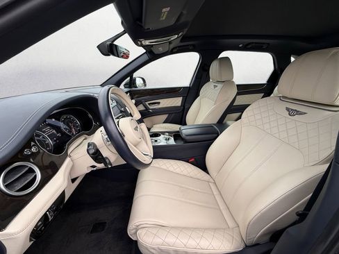 Used 2019 Bentley Bentayga image 9