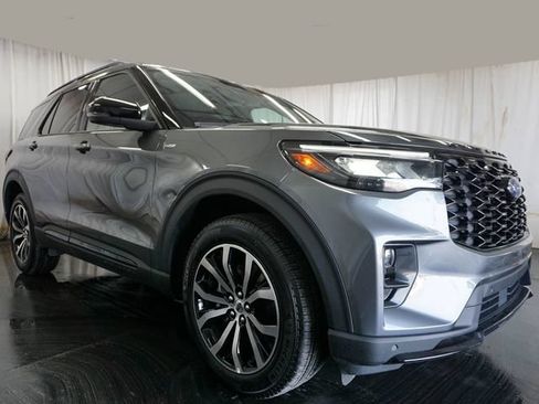 Used 2026 Ford Explorer ST-Line AWD/4WD image 2